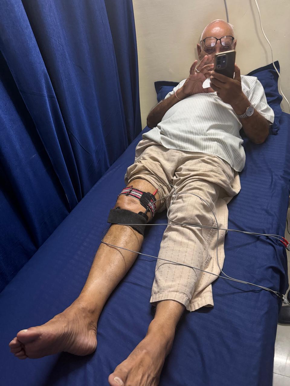 Electrical stimulation therapy for knee rehabilitation at Hi-Tech Physiotherapy Dehradun