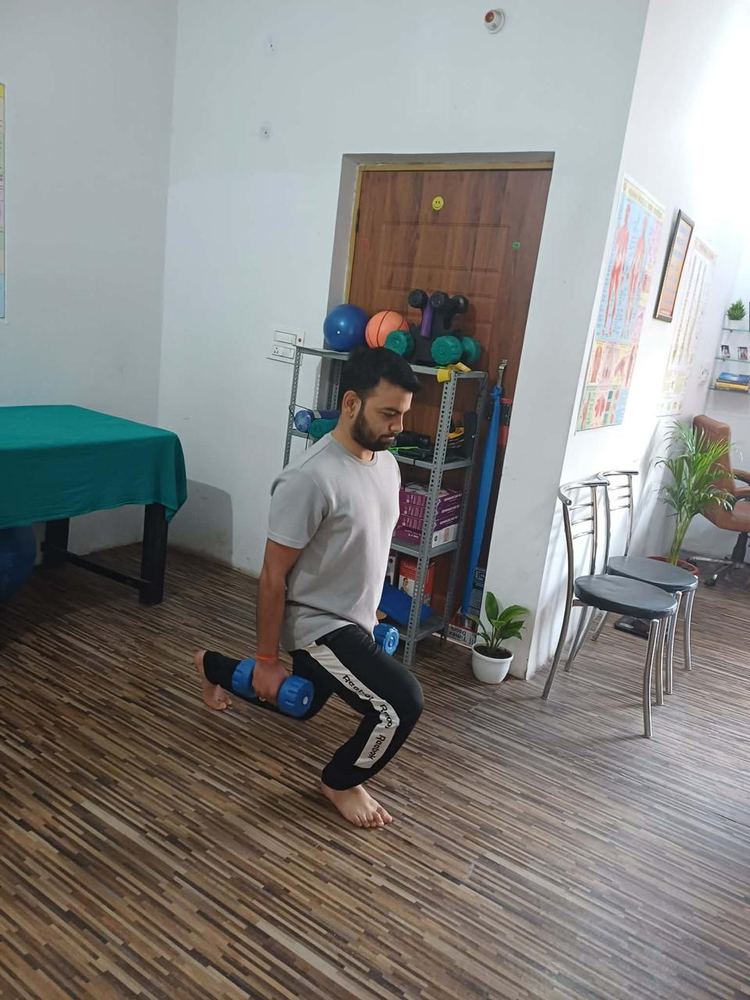 Lunge and strength training session at Hi-Tech Physiotherapy Dehradun